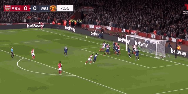 【英超】阿森纳2比0曼联，廷伯、萨利巴通过角球破门