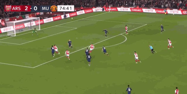 【英超】阿森纳2比0曼联，廷伯、萨利巴通过角球破门