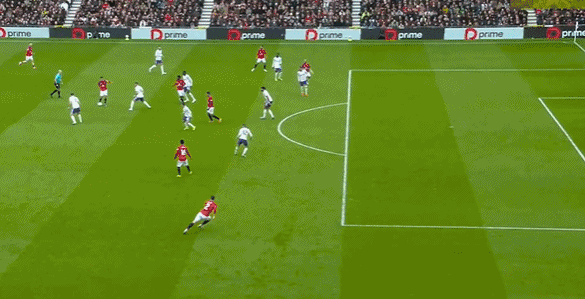 开云体育下载-热闻|谢什科5战4球，B费破27年神迹！曼联复仇维拉，稳守积分榜前三